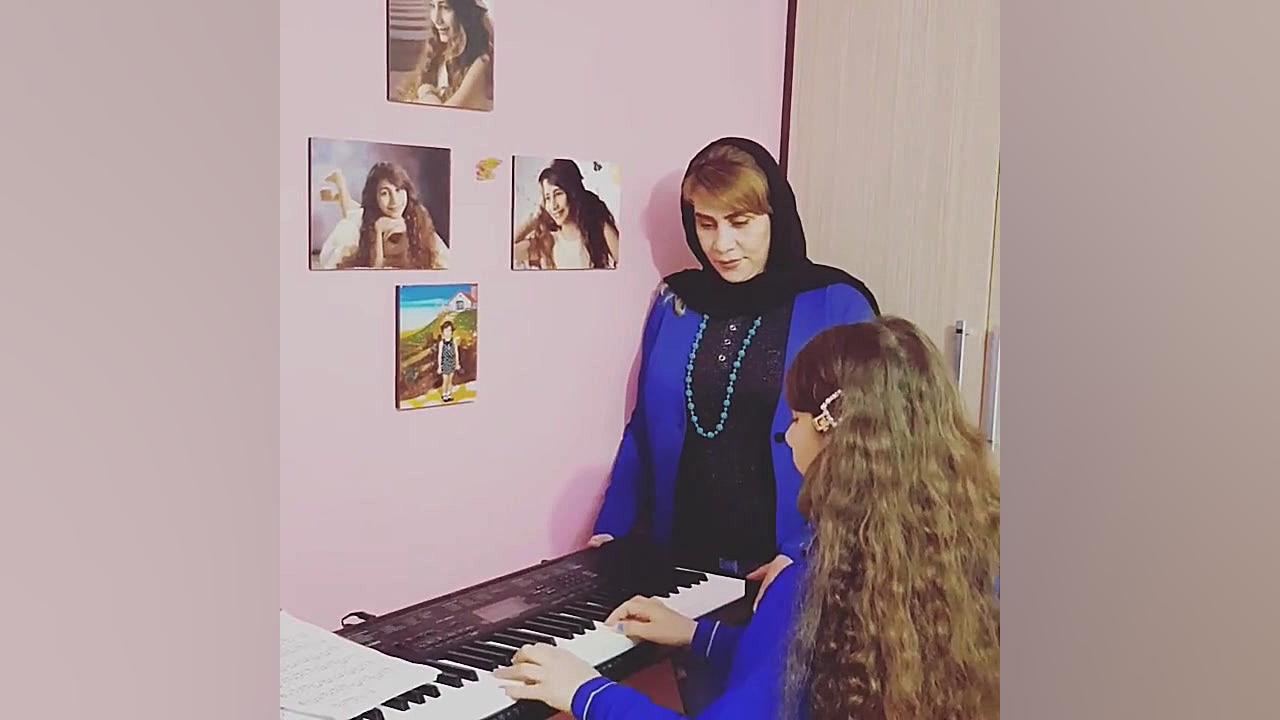 در خانه بمانیم