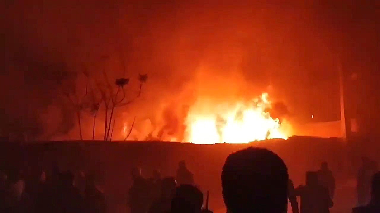 آتش سوزی بازارچه اصغری مهاباد(...