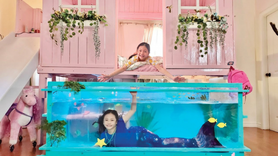 نمایش پری دریایی و لباس جدید