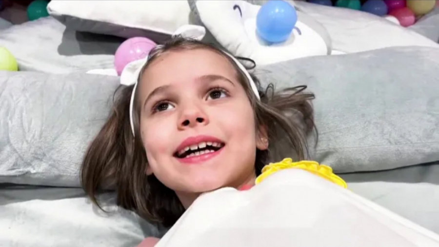 مکس و کتی : تخت های جدید به شک...