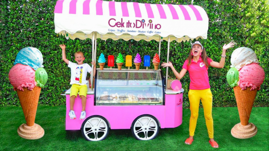 نیکی و مامان بستنی فروش میشوند...