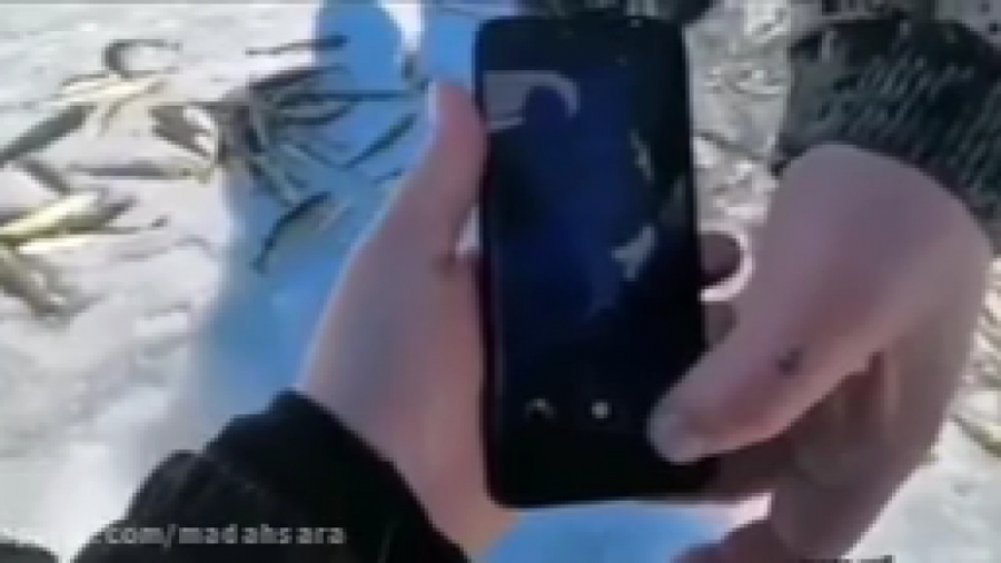 استفاده از گوشی موبایل ضد آب ب...