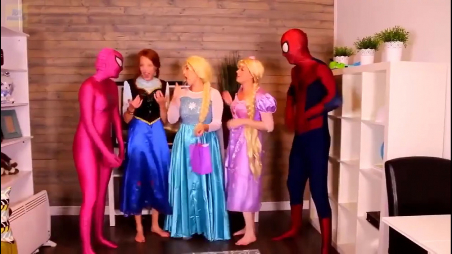 نمایش السا انا  جوکر و مرد عنک...