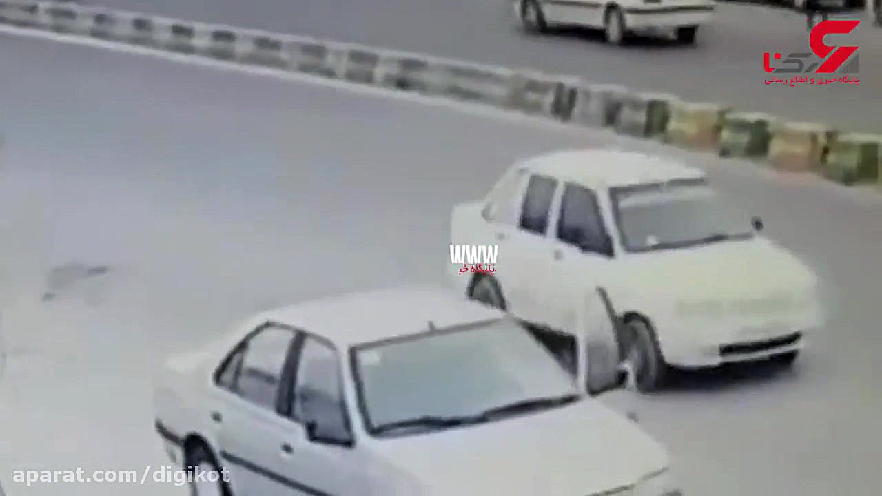 یک زن در خیابان به طرز وحشیانه...