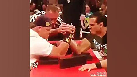 مچ انداختن جان سینا بنازم