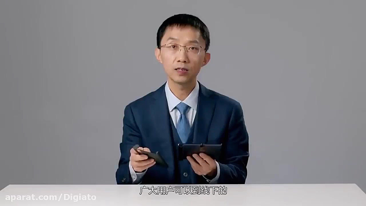 جعبه‌گشایی و نگاه نزدیک به گوش...