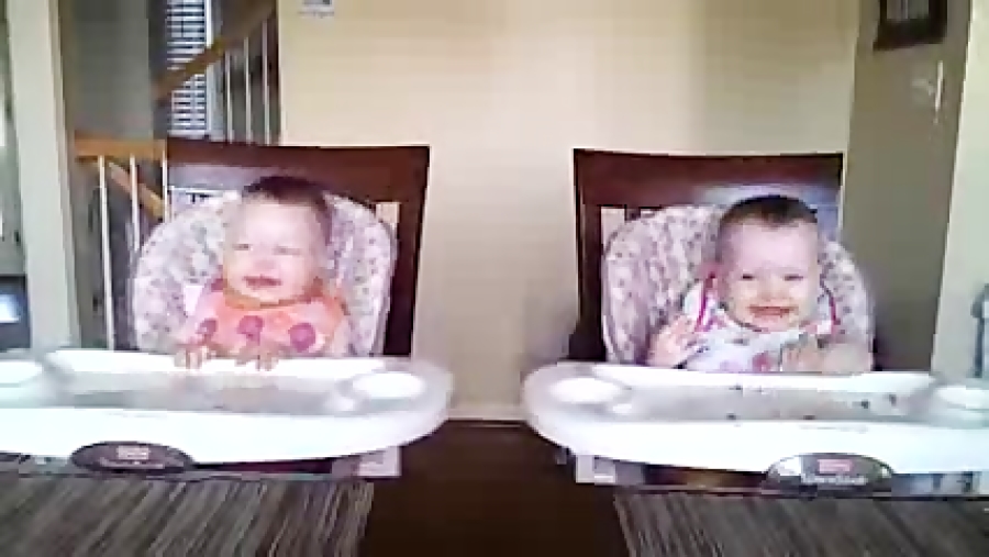 رقص دختران دوقلو.