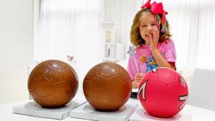 مکس و کتی  توپ های شکلاتی بزرگ