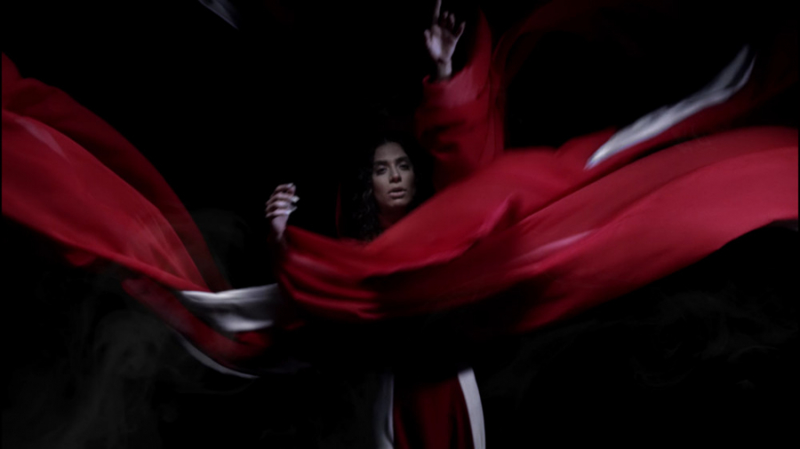 موزیک ویدئوی کامل بوسه ای دیگر...