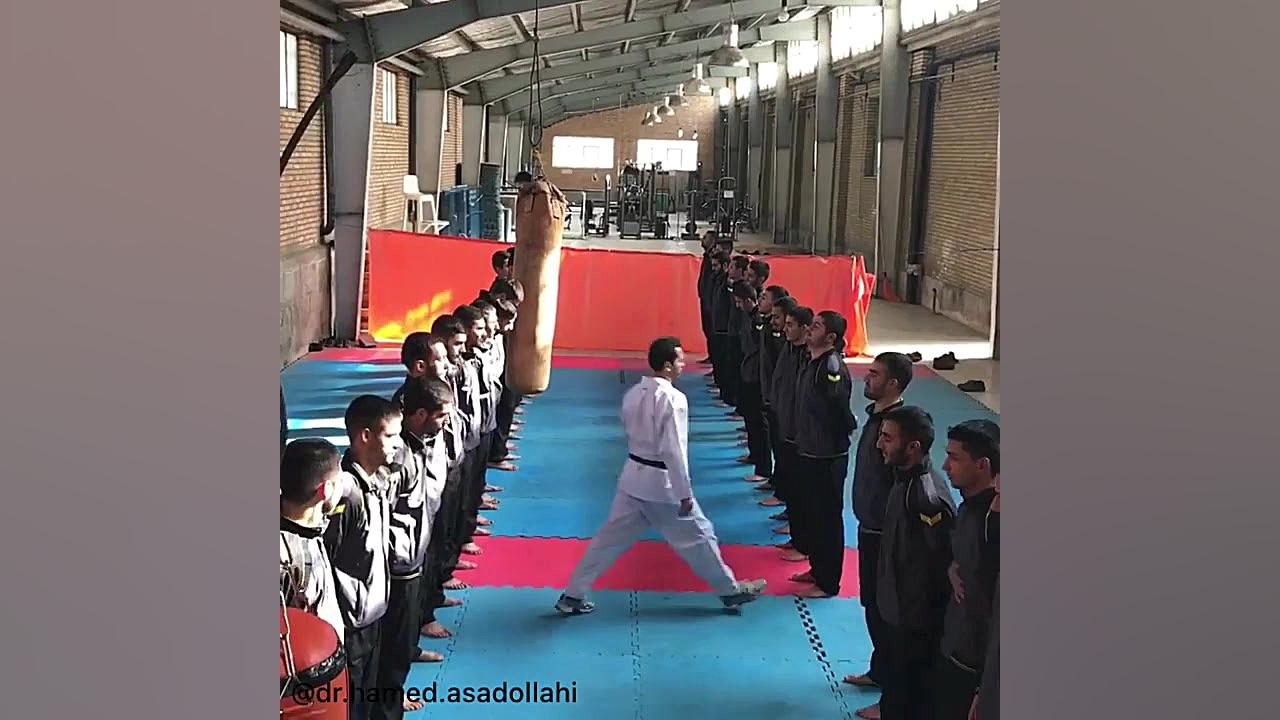 آموزش تکاوری یگان جمهوری اسلام...