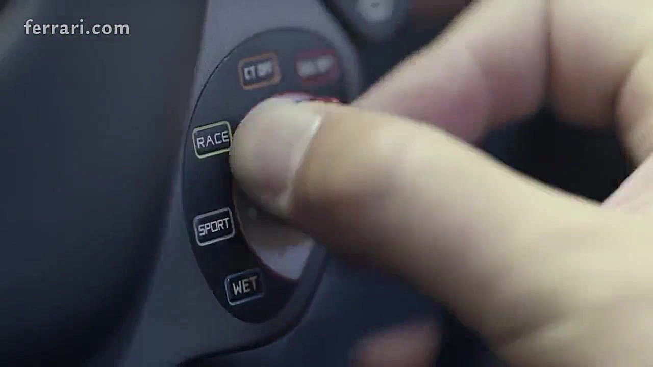 فراری 488 اسپایدر با سقف بازشو...