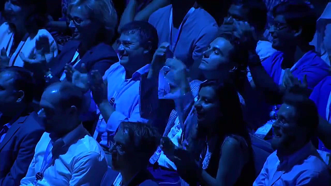 آیفون پرو ساتیا نادلا