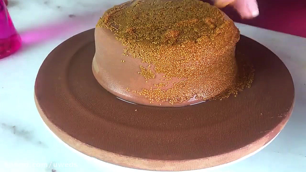 سبزه با خاکشیر به شکل کلاه