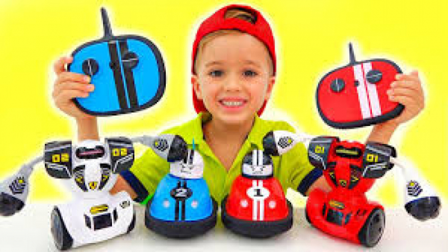 ولاد و نیکی با اسباب بازی ماشی...