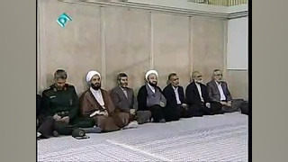 یا ساده لوح است یا غرق هوا و ه...