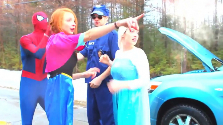 نمایش السا و انا فروزن  جوکر و...