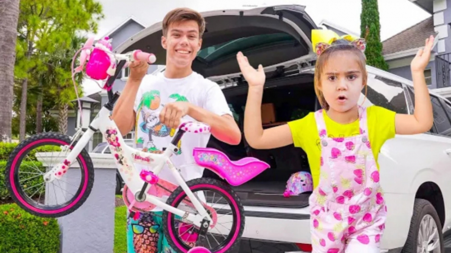 ماجراهای ناستیا : فروش گاراژ و...