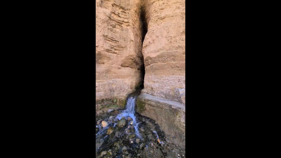 شکاف عجیب در ورودی چشمه مرتضی...