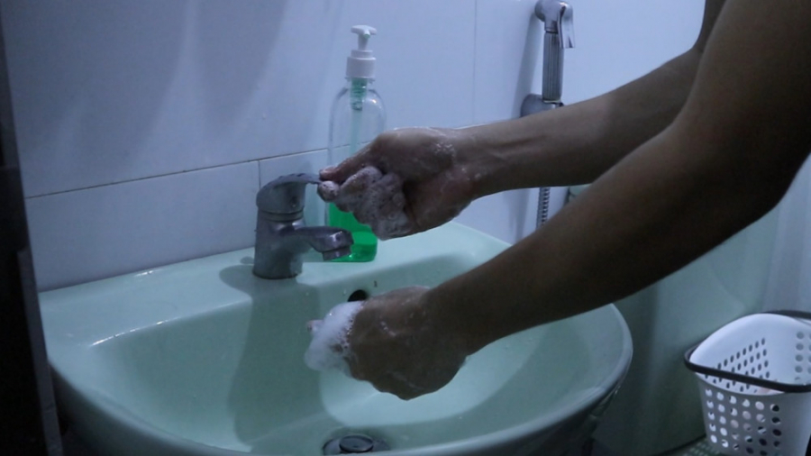 فوتیج شستن دست ها به مدت 1 دقی...