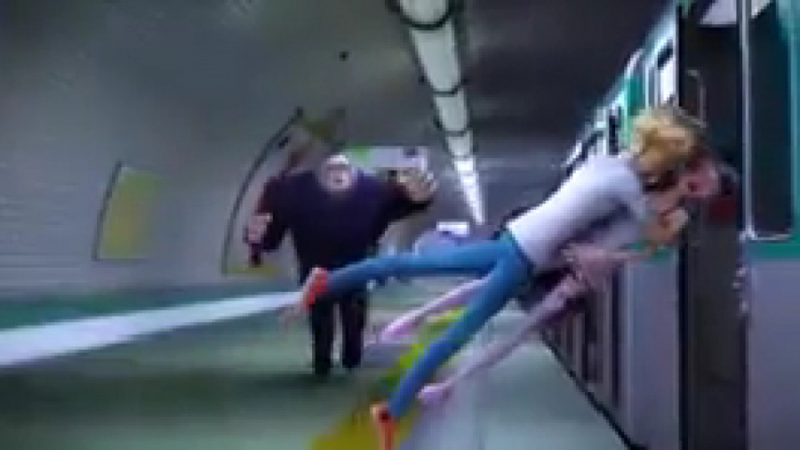 لیدی باگ به قسمت جذاب مرینت و...