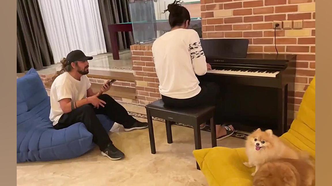 امیرعباس گلاب  یکمی مونده به ع...