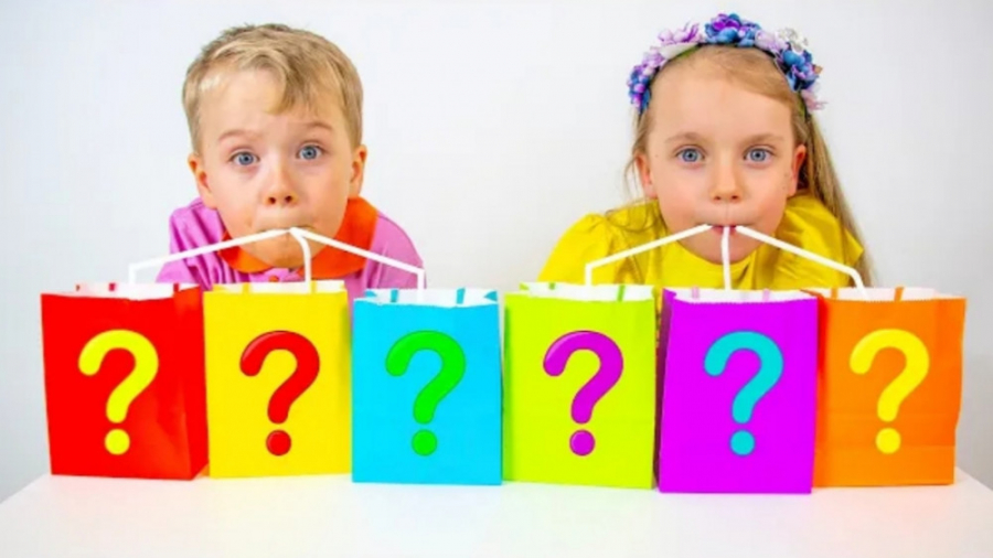 گبی و الکس  چالش آب میوه برای...