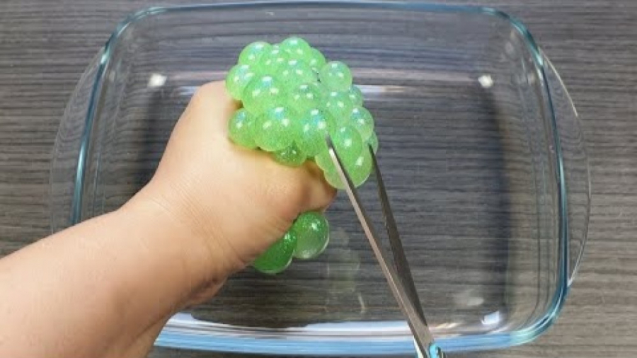 ترکاندن توپ های ضد استرس  تفری...