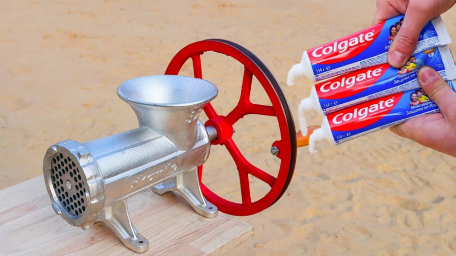 چالش خرد کردن وسایل کیوت با چر...