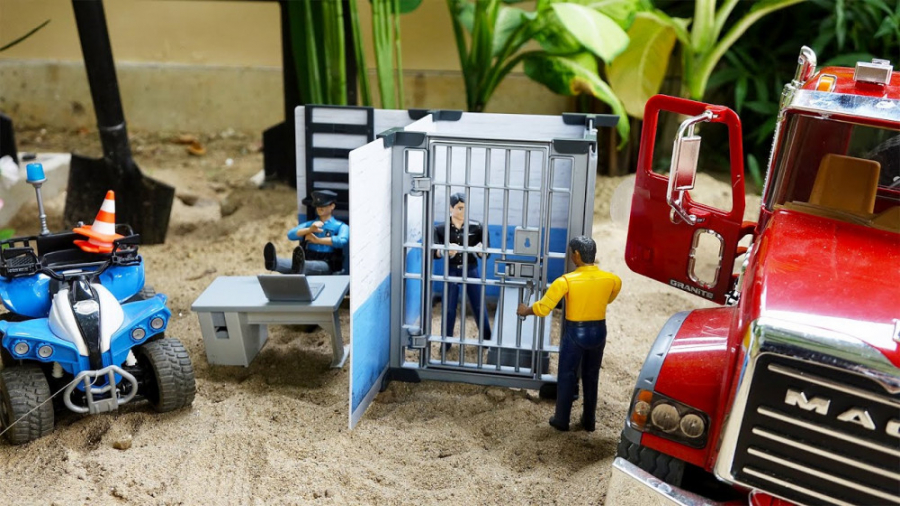 اسباب بازی کودکانه ماشین بازی...