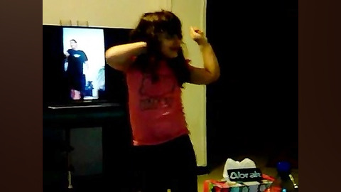 وقتی پیشی واسه باباش می رقصه!