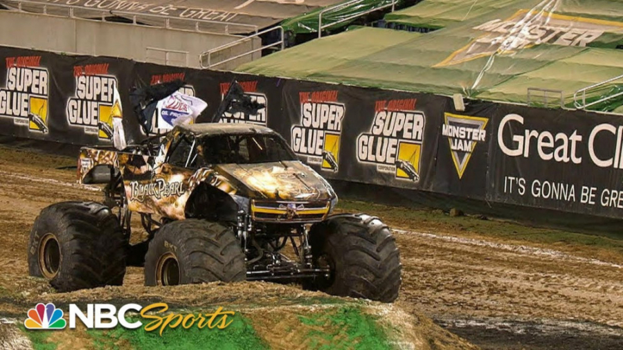 مسابقه‌ی ماشین‌های غول پیکر!