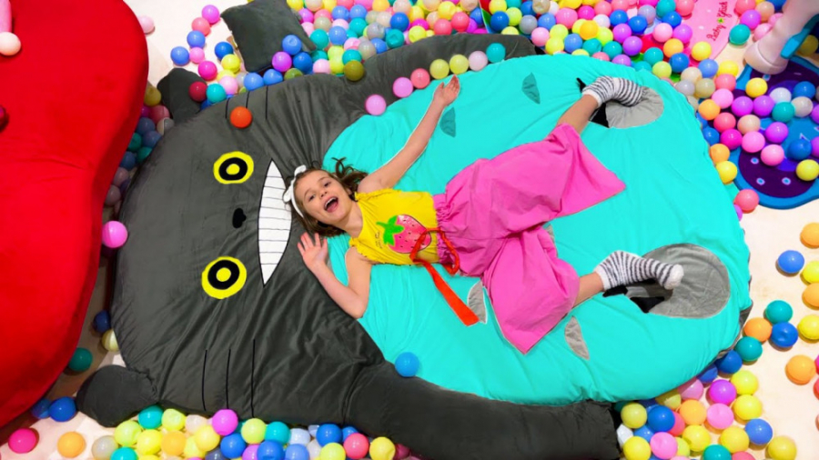 کتی و مکس جدید  کتی یک تخت جدی...