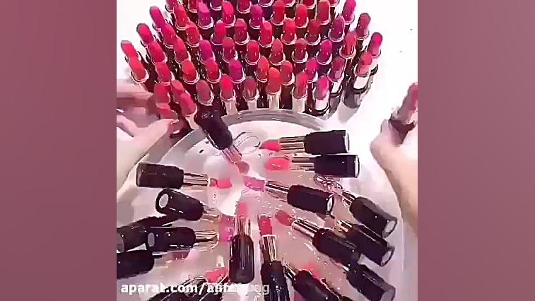 چالش مخلوط کردن رژ لب های زیاد...