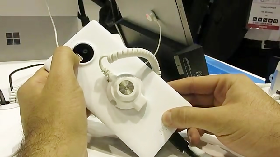 نگاه نزدیک دیجیاتو به لومیا ۹۵...