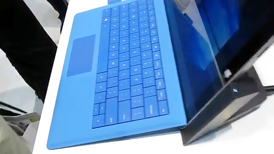 نگاه نزدیک دیجیاتو به سرفس پرو...