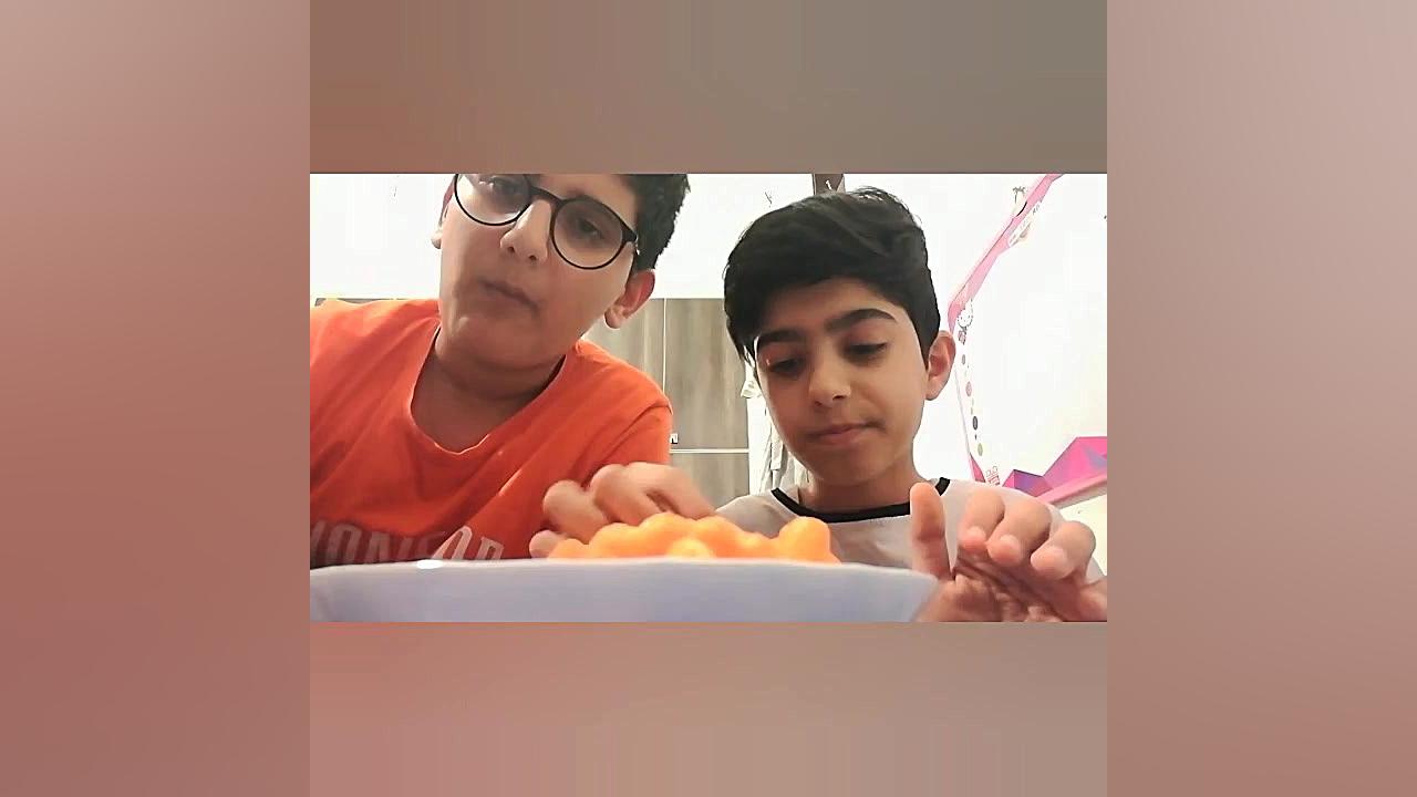 چالش غذا خوردن