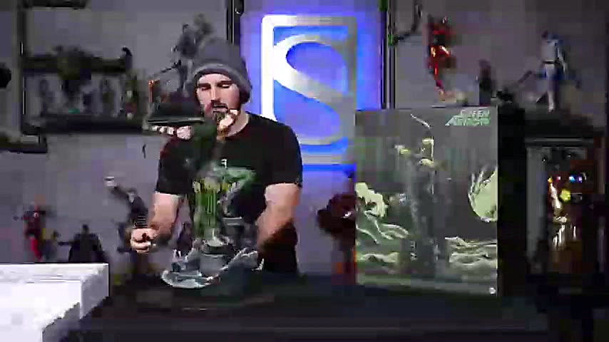 مجسمه ی گرین اررو از بازی اینج...