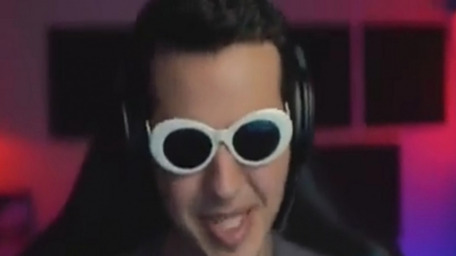 یه بازی خیلی خنده دار با آریا...