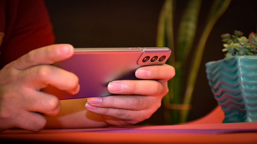 بررسی گلکسی اس ۲۱ پلاس سامسونگ...