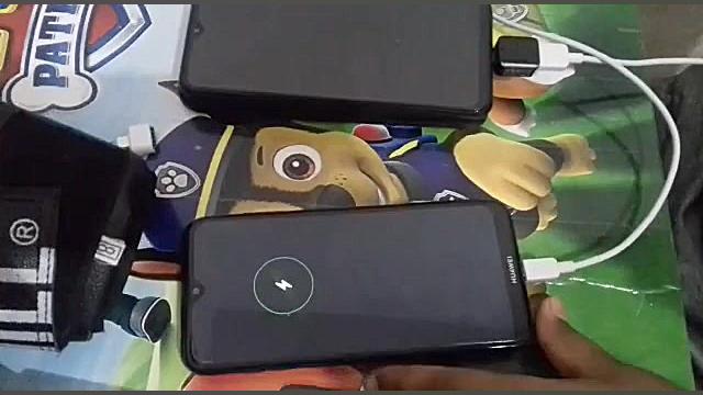 شارژ کردن گوشی بدون شارژ