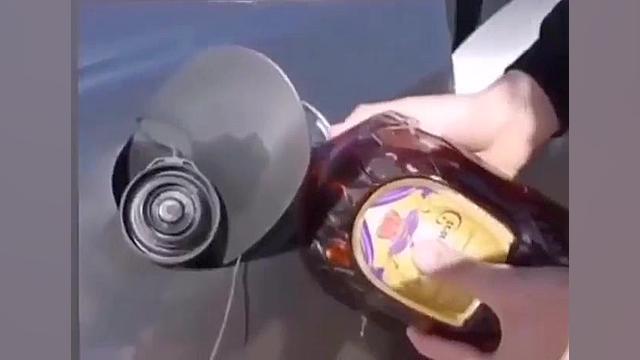 وقتی تو ماشین آبمیوه میریزی!!!