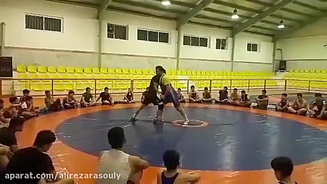 کمر گیری با پنجه در پنجه