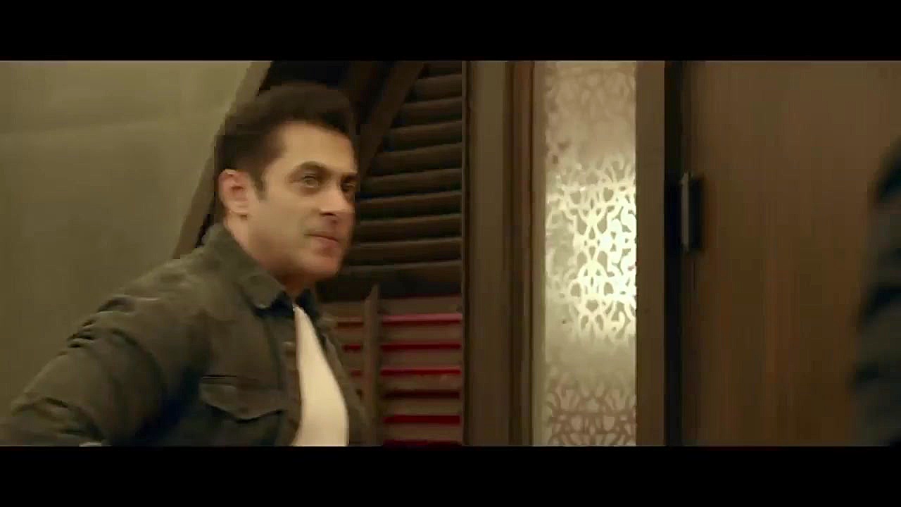 Watch Radhe online free Englis...