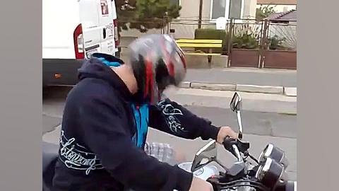 صدای بم هوندا سی بی 1300