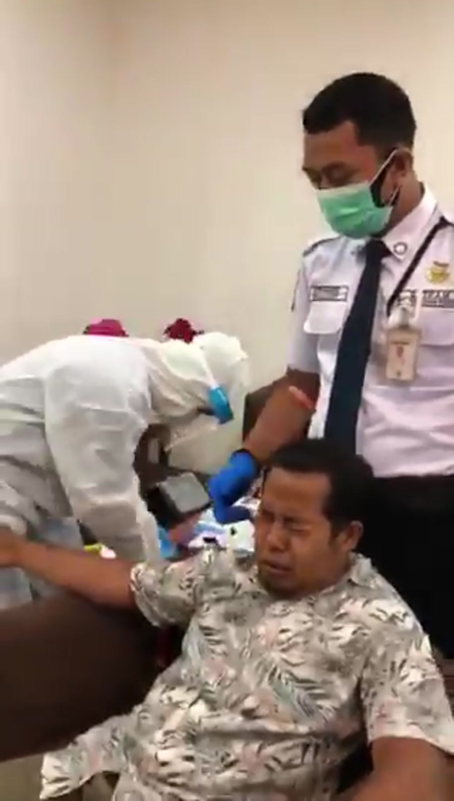 کسایی که از آمپول میترسن