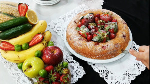 طرز تهیه کیک توت فرنگی نازگل (...