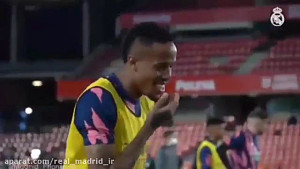 شوخی دستی بامزه کاسمیرو با میل...