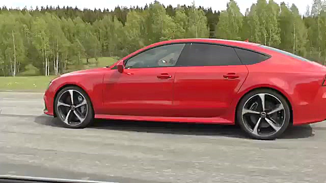 تسلا Model S P85D در مقابل آئو...