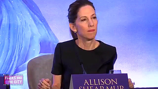 لیلی جیمز در سیندرلا 2015