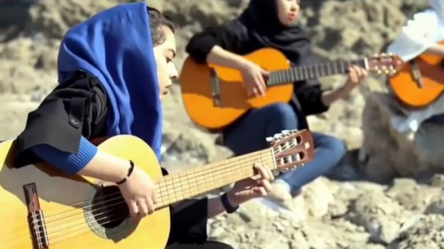 همونم که برای دیدن تو بی قرارم...